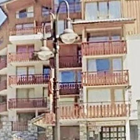 Apartment Joli 2 Pieces Avec Terrasse, Pres Des Pistes, Commerces Et Ecole De Ski, Pour 4 Personnes A - Fr-1-411-666